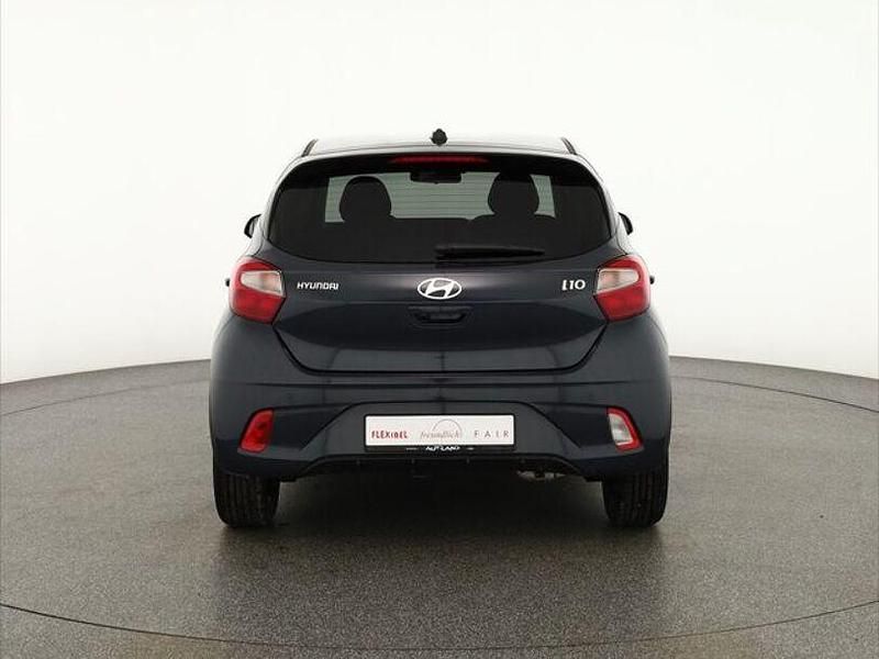 Neu Hyundai i10 63 PS (46 kW) 2025 Grau Kleinwagen