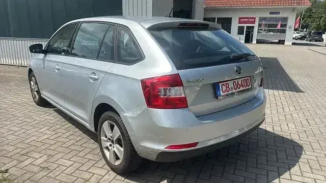 Gebraucht Skoda Rapid Ambition 90 PS (66 kW) 2016 Silber Kleinwagen