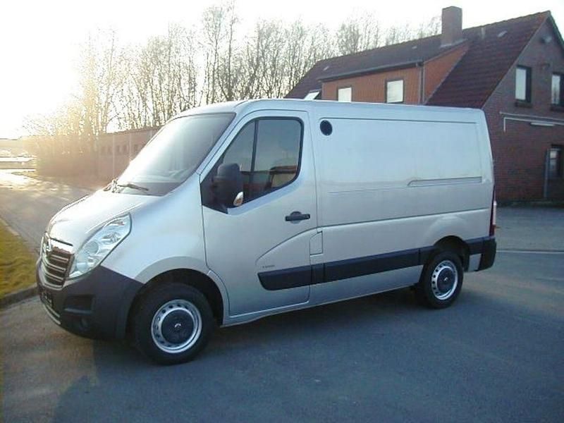 Gebraucht Opel Movano 131 PS (96 kW) 2019 Brillantsilber/halo silver Van / Kleinbus