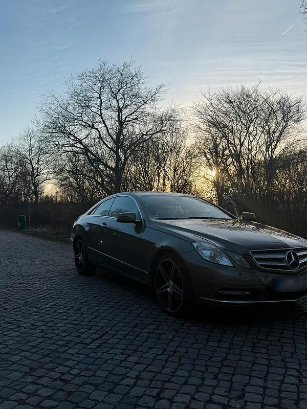 Gebraucht Mercedes E350 265 PS (194 kW) 2012 Coupé