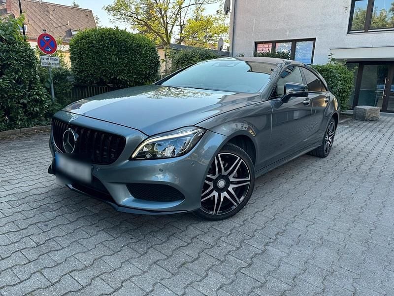 Grau Gebraucht 2016 Mercedes CLS350 AMG Limousine | 22.900 € (Fairer Preis) - Bild 1/4
