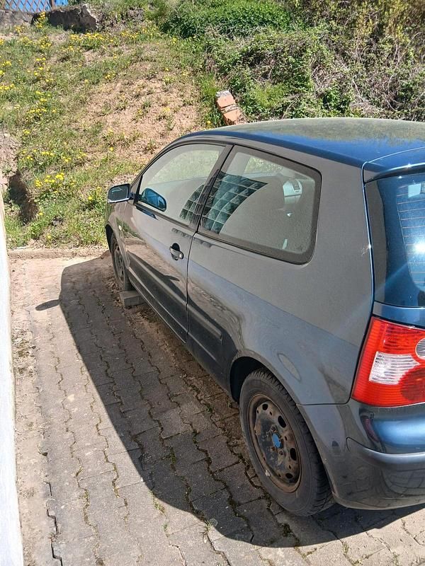 Gebraucht VW Polo 64 PS (47 kW) 2003 Grau Kleinwagen