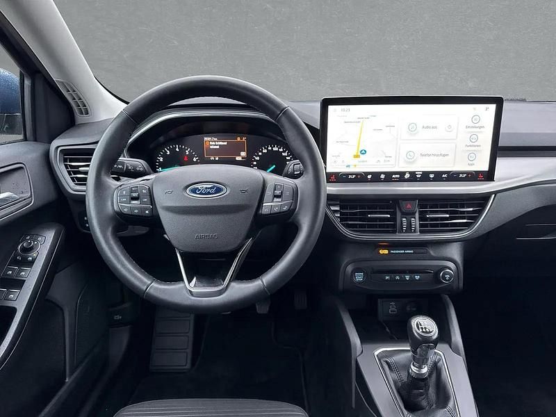 Gebraucht Ford Focus Titanium 125 PS (91 kW) 2022 Chromablau (metallic) Kombi