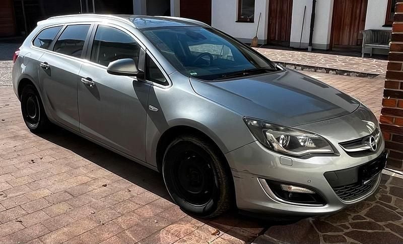 Gebraucht Opel Astra 165 PS (121 kW) 2013 Silber Kombi