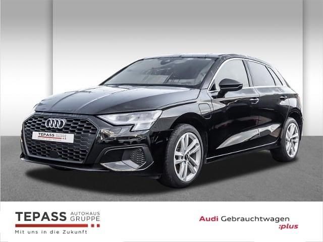 Mythosschwarz metallic Gebraucht 2023 Audi A3 Sportback e-tron Ambiente Kleinwagen | 25.280 € (Guter Preis) - Bild 1/4