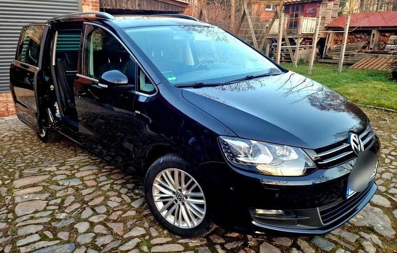 Gebraucht VW Sharan Cup 140 PS (102 kW) 2015 Schwarz Van / Kleinbus
