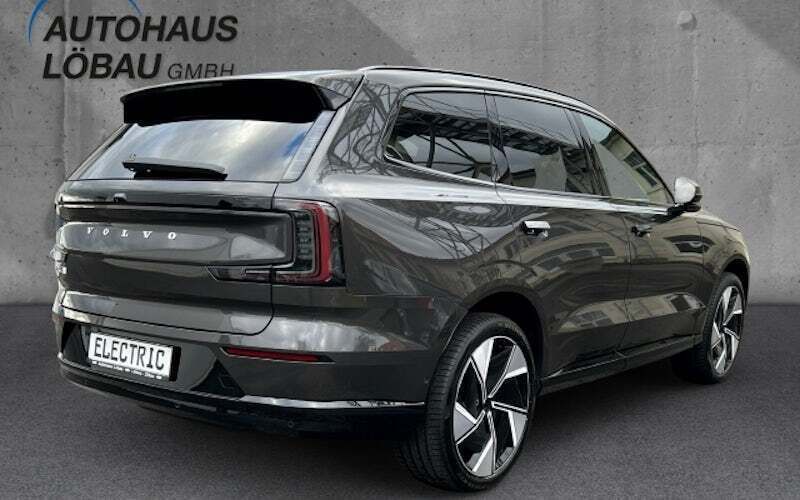 Neu Volvo EX90 Performance 380 kW (517 PS) 2025 Platinum grey / metallic SUV