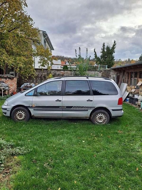 Gebraucht VW Sharan Family 131 PS (96 kW) 2003 Silber Van / Kleinbus
