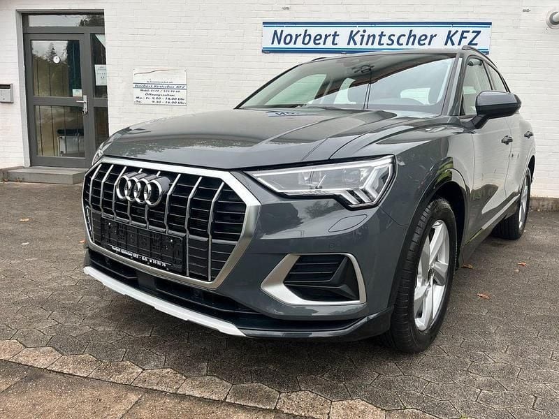Grau Gebraucht 2024 Audi Q3 Advanced SUV | 33.900 € (Superpreis) - Bild 1/4