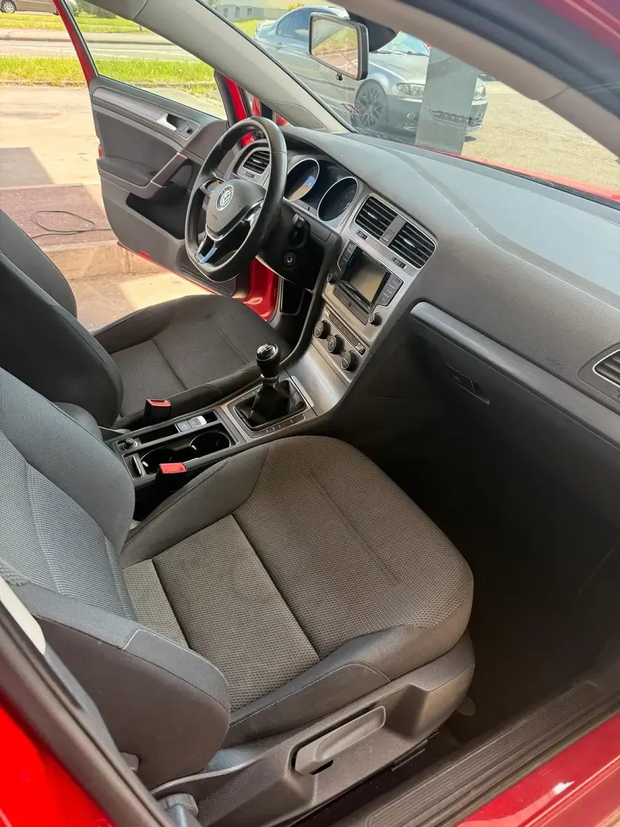 Second-hand VW Golf VII 85 CP (62 kW) 2013 Roșu Berlinǎ