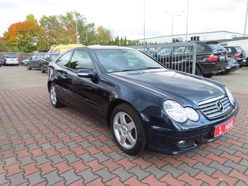 Gebraucht Mercedes C180 143 PS (105 kW) 2007 Blau Coupé