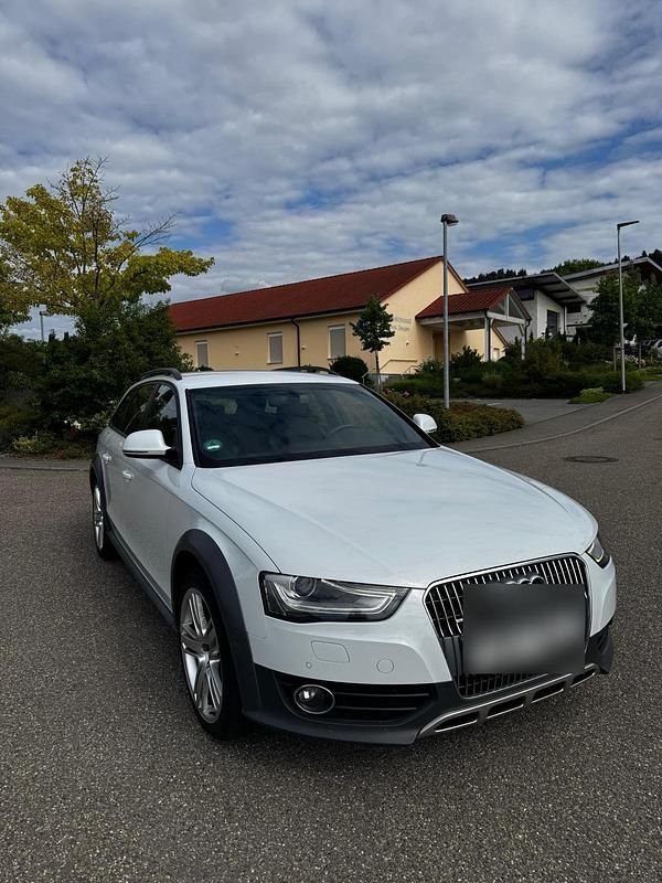 Weiß Gebraucht 2015 Audi A4 Allroad Kombi | 15.200 € (Fairer Preis) - Bild 1/4