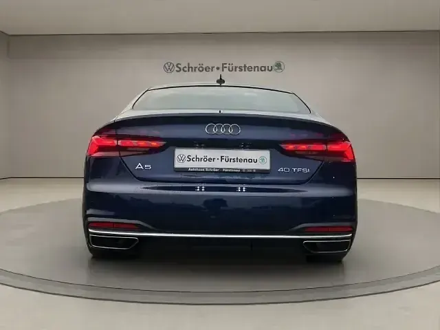 Gebraucht Audi A5 Sportback Sport 204 PS (150 kW) 2022 Blau Kleinwagen