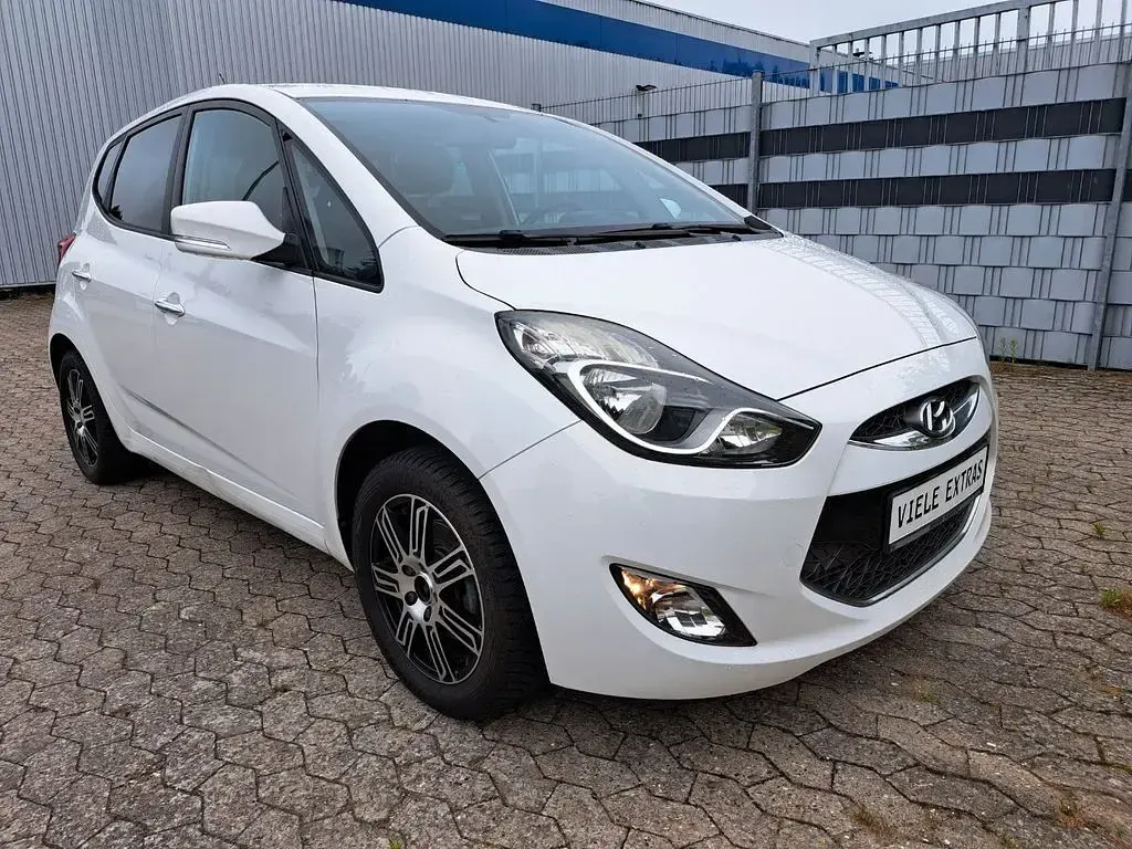 Gebraucht Hyundai ix20 Comfort 90 PS (66 kW) 2012 Weiß Kleinwagen