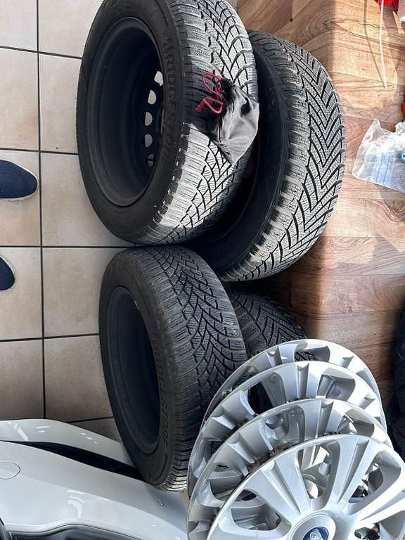 Gebraucht Ford Tourneo Connect Titanium 120 PS (88 kW) 2017 Silber Van / Kleinbus