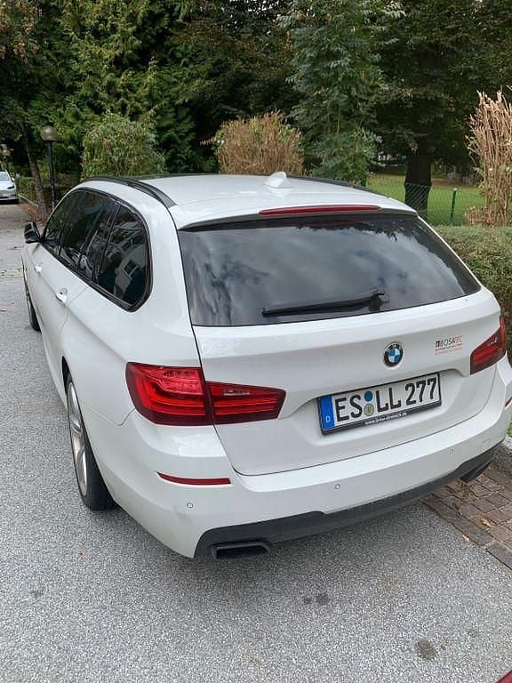 Weiß Gebraucht 2016 BMW M550 Sport Line Limousine | 19.300 € (Guter Preis) - Bild 1/4