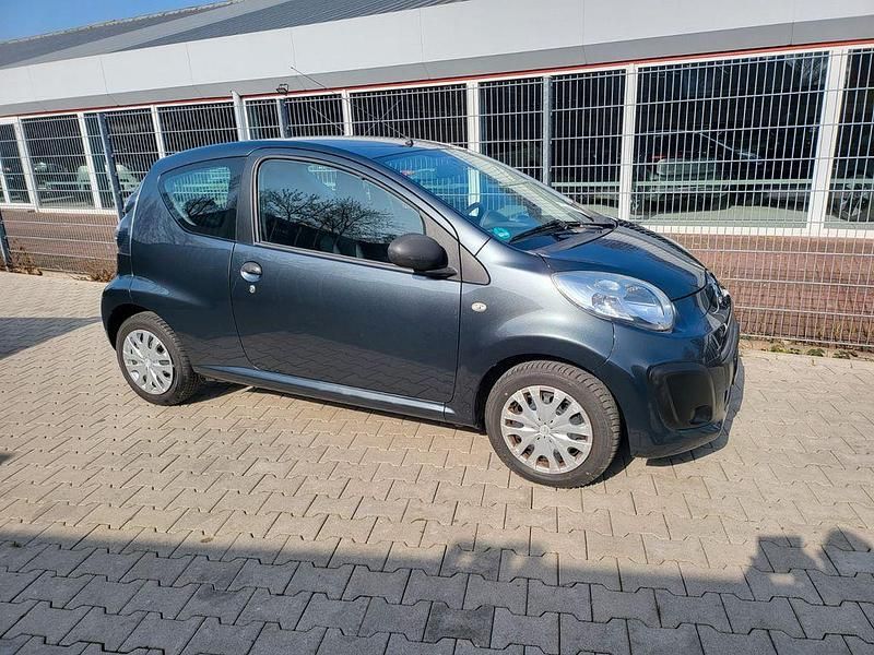 Gebraucht Citroën C1 Attraction 68 PS (50 kW) 2013 Grau Kleinwagen