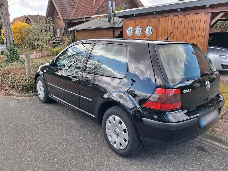 Gebraucht VW Golf IV 75 PS (55 kW) 2001 Schwarz Kleinwagen