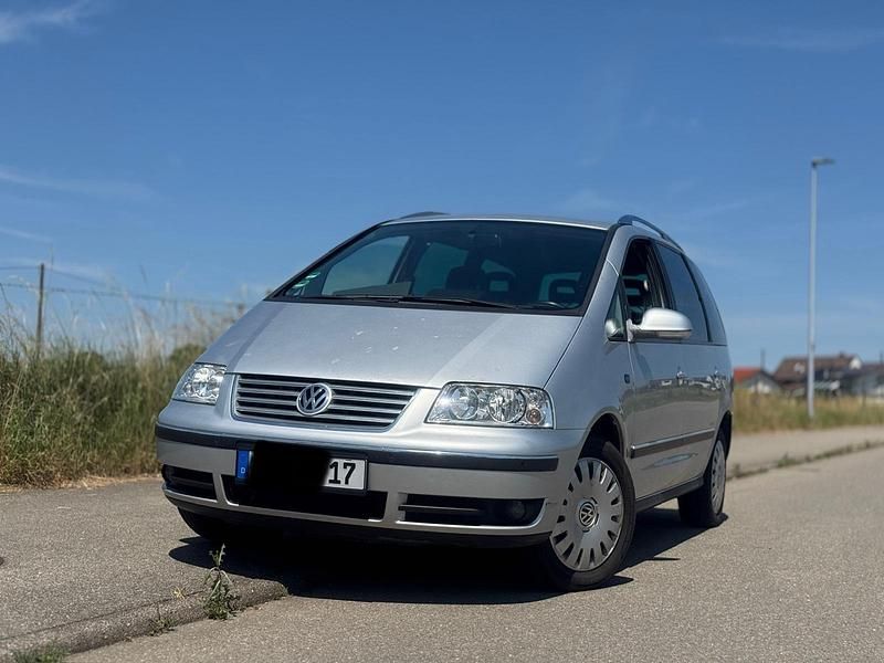 Silber Gebraucht 2009 VW Sharan Van / Kleinbus | 3.800 € (Fairer Preis) - Bild 1/4