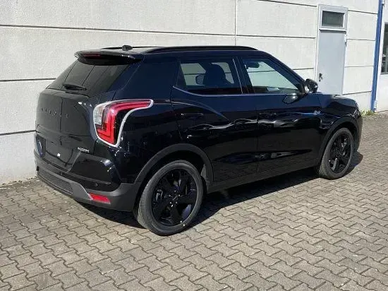 Neu KGM Tivoli 163 PS (119 kW) 2026 Space black metallic lak SUV