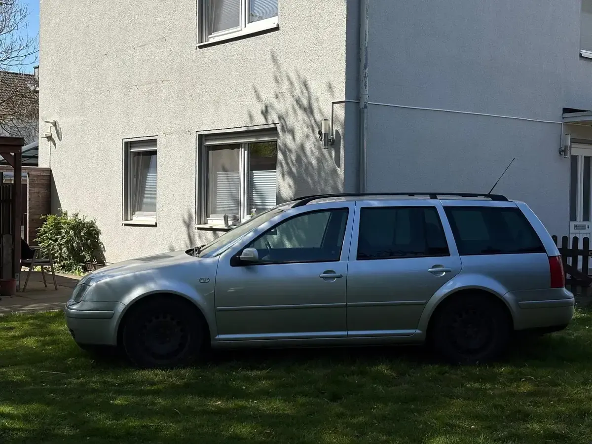 Gebraucht VW Bora Highline 115 PS (84 kW) 2003 Silber Kombi