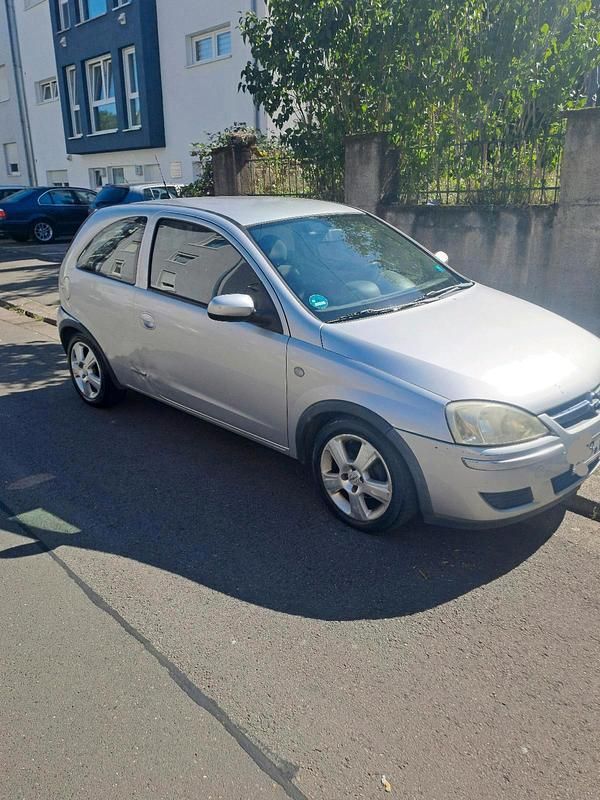 Silber Gebraucht 2004 Opel Corsa Kleinwagen | 300 € (Superpreis) - Bild 1/4