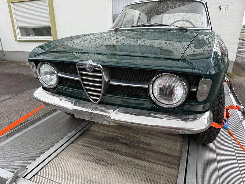 Grün Gebraucht 1967 Alfa Romeo Giulia 1300 Coupé | 31.500 € - Bild 1/4