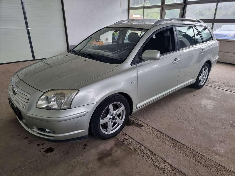 Silver metallic Gebraucht 2004 Toyota Avensis Sol Kombi | 1.790 € (Guter Preis) - Bild 1/4