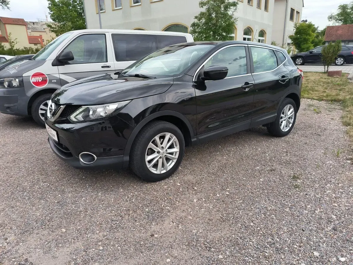 Gebraucht Nissan Qashqai Acenta 116 PS (85 kW) 2017 Schwarz SUV