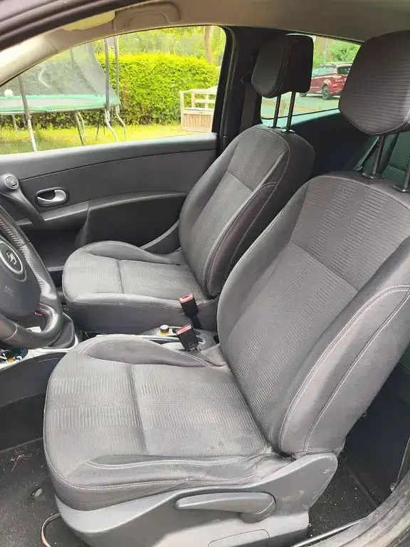 Gebraucht Renault Clio II Dynamique 101 PS (74 kW) 2009 Schwarz Limousine