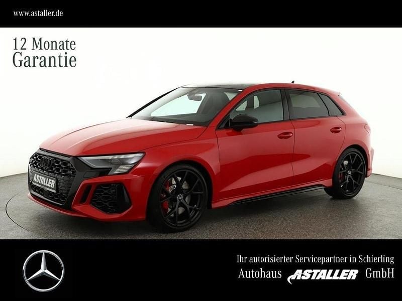 Tangorot metallic (metallic) Gebraucht 2022 Audi RS3 Sport Limousine | 46.899 € (Fairer Preis) - Bild 1/4