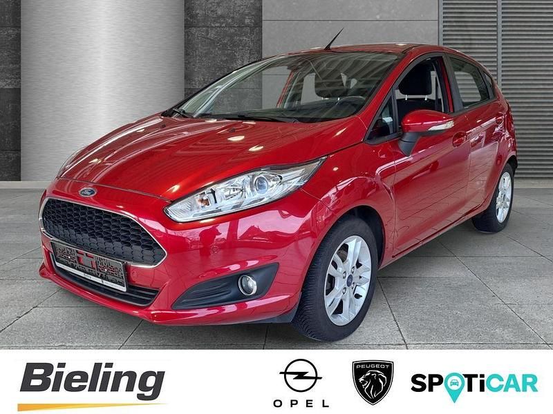 Gebraucht Ford Fiesta Celebration 101 PS (74 kW) 2017 Rot Kleinwagen