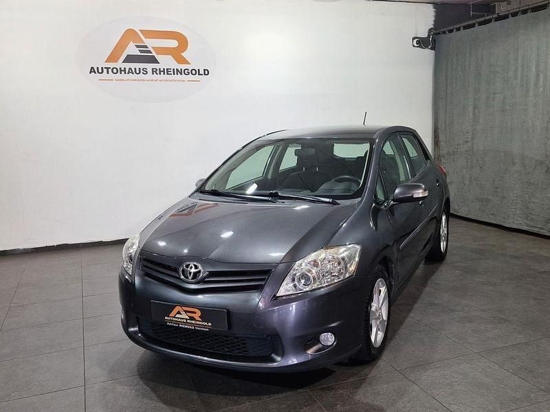Grau Gebraucht 2012 Toyota Auris Edition Kleinwagen | 7.999 € (Fairer Preis) - Bild 1/4