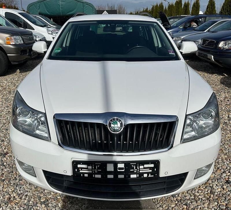 Gebraucht Skoda Octavia 122 PS (89 kW) 2013 Weiß Kombi