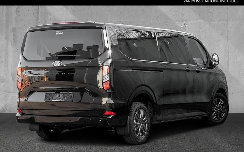 Gebraucht Ford Tourneo Titanium 170 PS (125 kW) 2025 Schwarz Van / Kleinbus