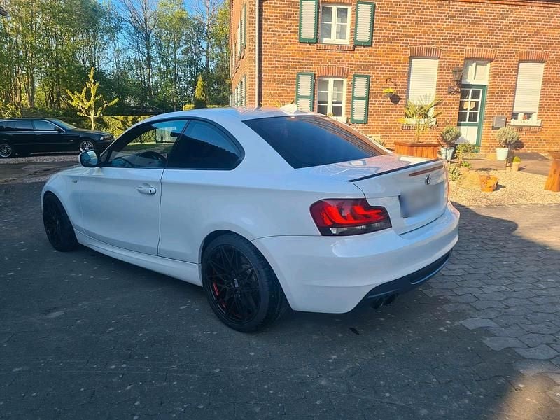 Gebraucht BMW 125 Coupé 218 PS (160 kW) 2010 Weiß Coupé