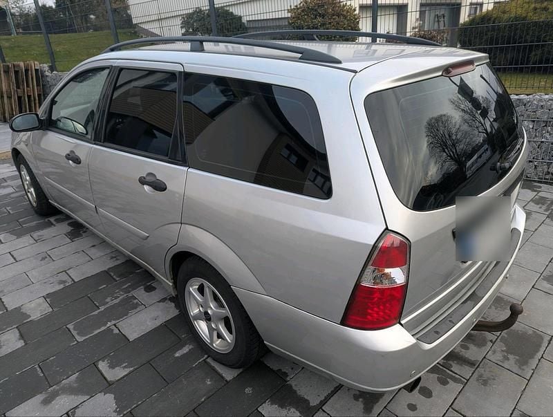 Gebraucht Ford Focus Zetec 101 PS (74 kW) 2003 Silber Kombi
