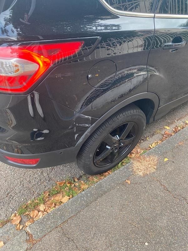 Gebraucht Ford Kuga Titanium 175 PS (128 kW) 2019 Schwarz SUV