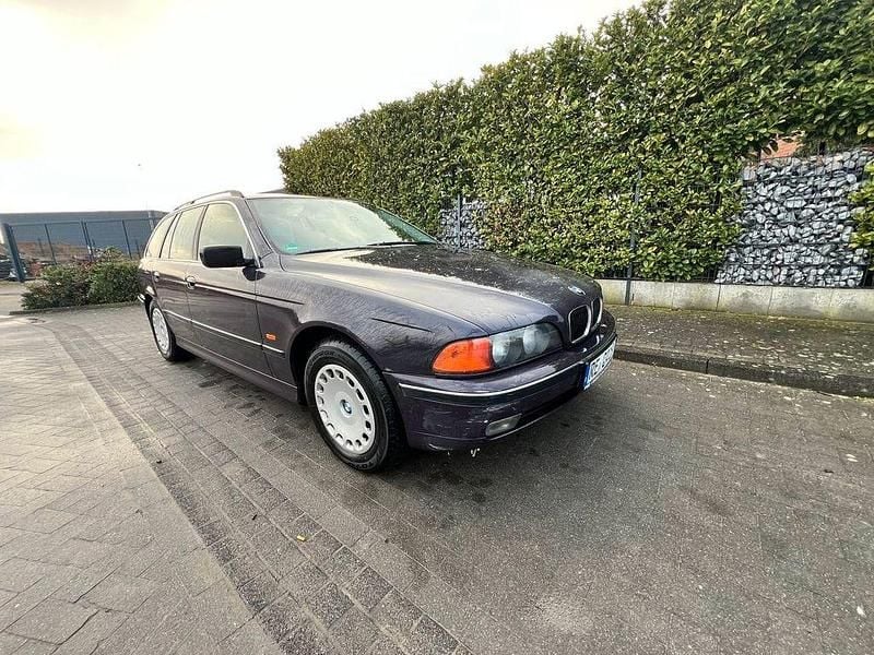 Violet Gebraucht 1997 BMW 523 Kombi | 1.899 € (Fairer Preis) - Bild 1/4