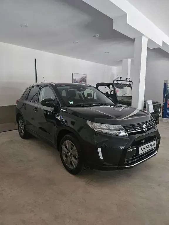 Gebraucht Suzuki Vitara Comfort 129 PS (94 kW) 2025 Schwarz SUV
