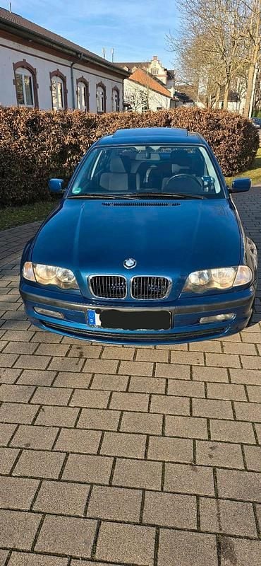 Blau Gebraucht 2000 BMW 318 Limousine | 2.300 € (Fairer Preis) - Bild 1/4
