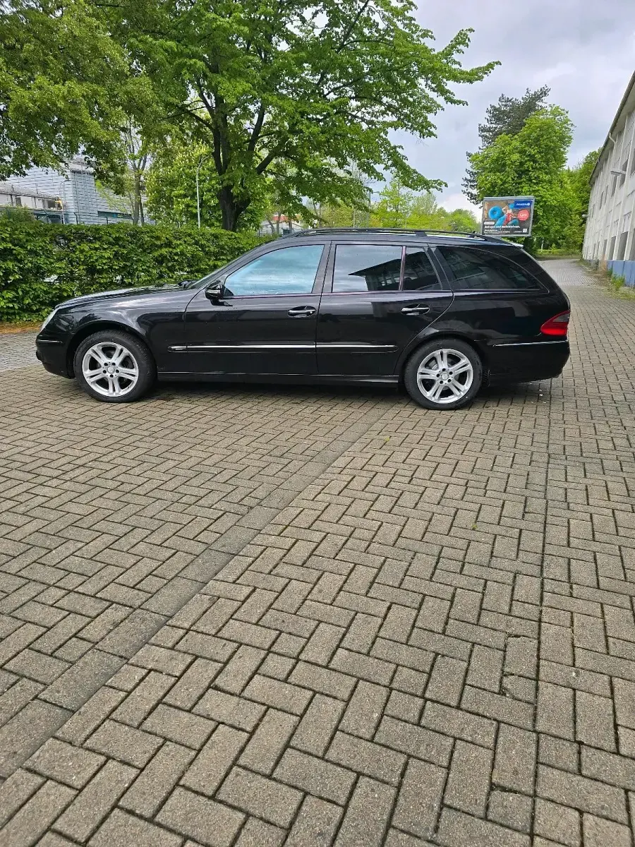 Gebraucht Mercedes E320 Avantgarde 224 PS (164 kW) 2007 Schwarz Kombi