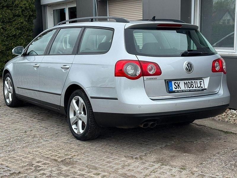 Usata VW Passat 110 CV (80 kW) 2009 Argento Station wagon