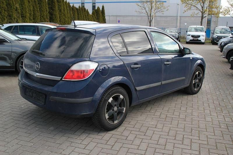 Gebraucht Opel Astra 90 PS (66 kW) 2004 Blau Limousine