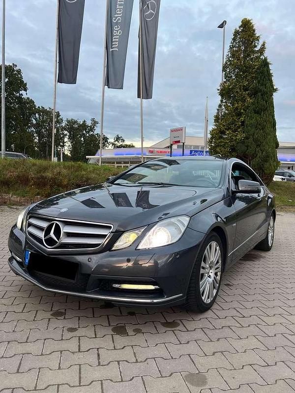 Gebraucht Mercedes E220 Avantgarde 170 PS (125 kW) 2011 Coupé