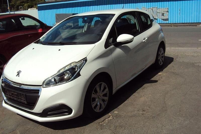 Weiß Gebraucht 2015 Peugeot 208 Active Kleinwagen | 4.100 € (Fairer Preis) - Bild 1/4
