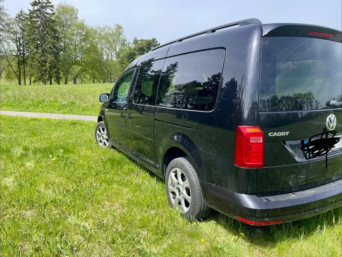Usado VW Caddy 125 HP (91 kW) 2016 Preto Monovolume