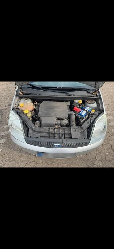 Gebraucht Ford Fiesta 59 PS (43 kW) 2005 Kleinwagen