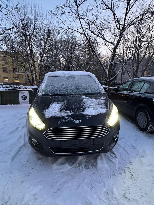 Schwarz Gebraucht 2017 Ford S-MAX S Van / Kleinbus | 7.700 € (Superpreis) - Bild 1/4