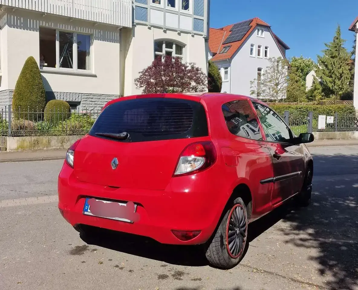 Second-hand Renault Clio IV 75 CP (55 kW) 2012 Roșu Berlinǎ
